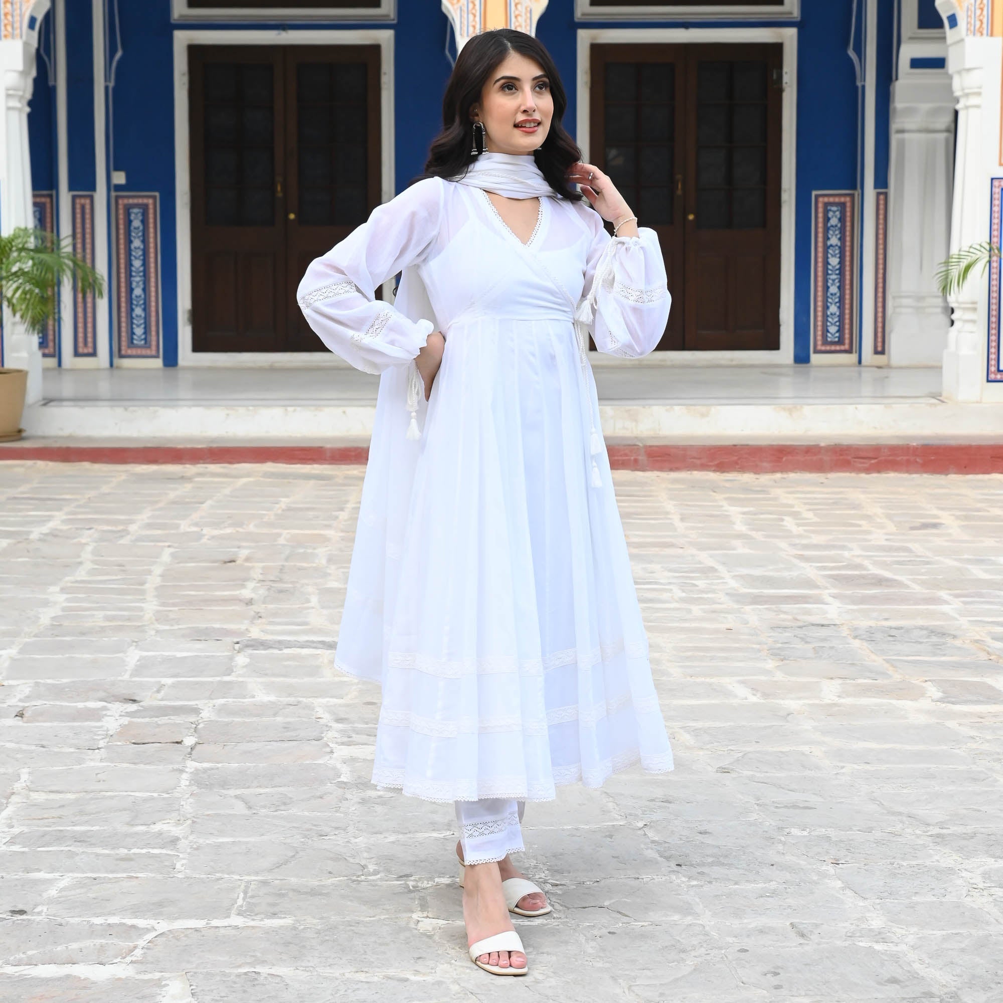 Buy Trends 2022 Resham Embroidered Dupion Off White Anarkali Suit Online -  2020 | Andaaz Fashion