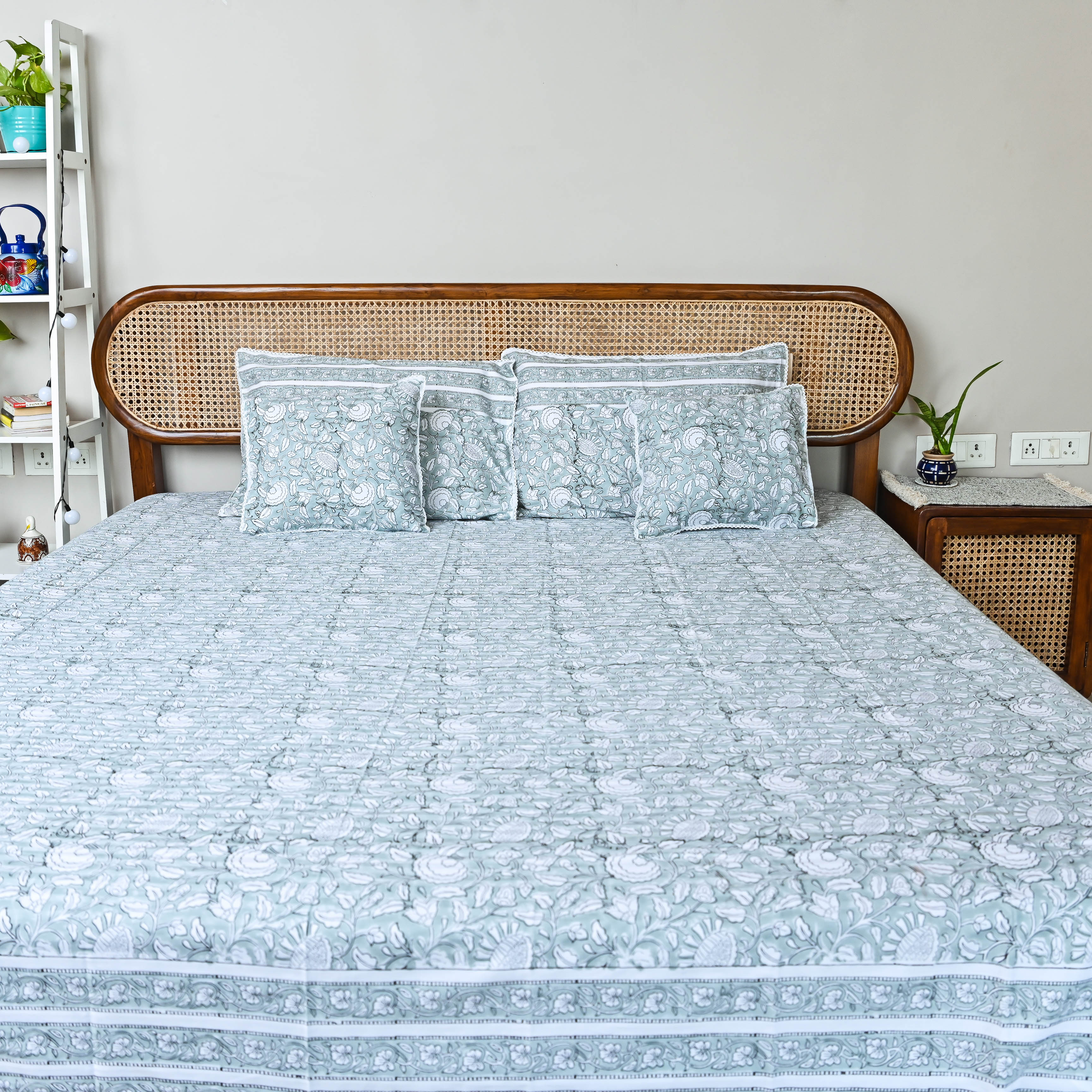 Ecletic Floral Handblock Printed Cotton Bedsheet With Pillow Covers Online