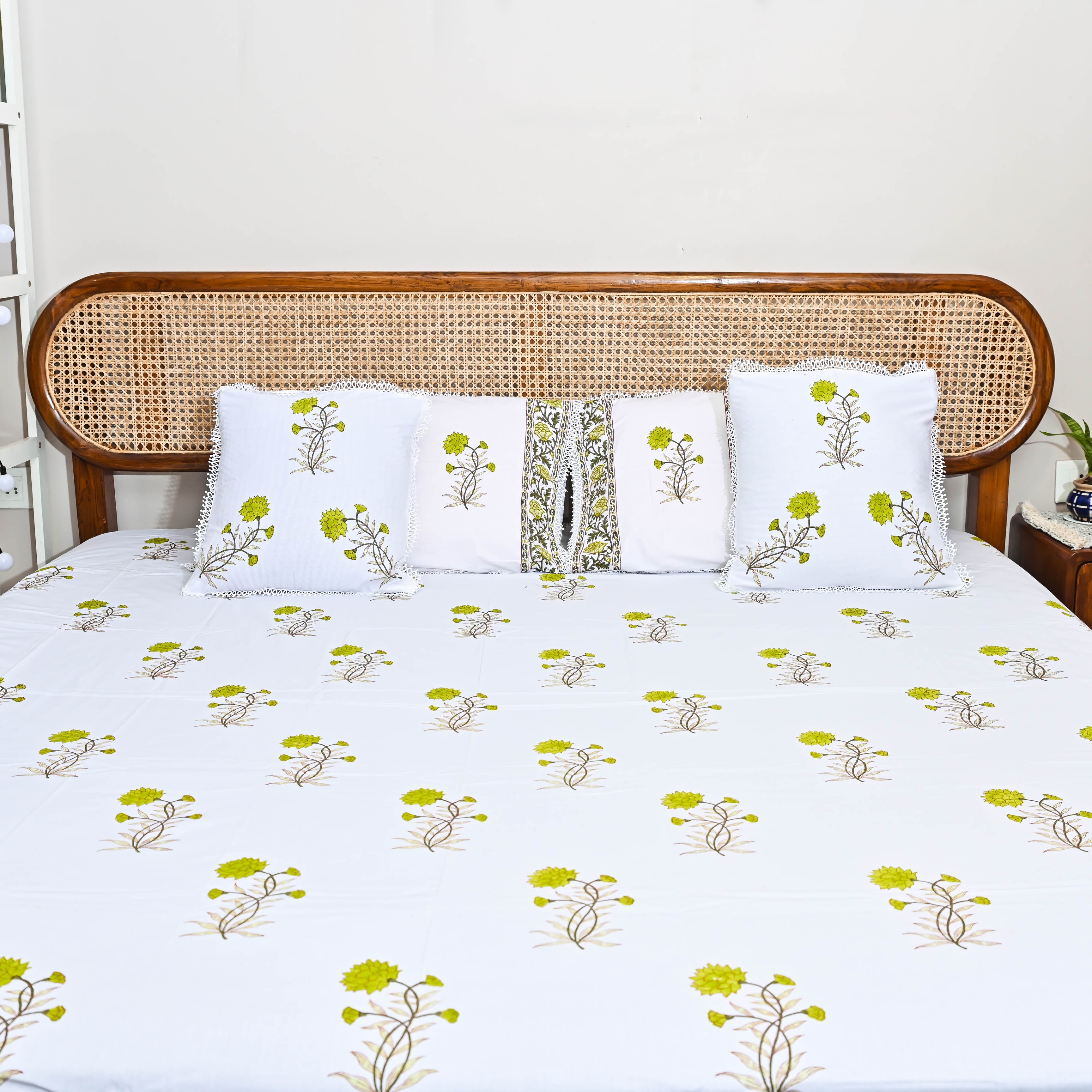 Beyond Trends Floral Handblock Printed Cotton Bedsheet With Pillow Covers Online