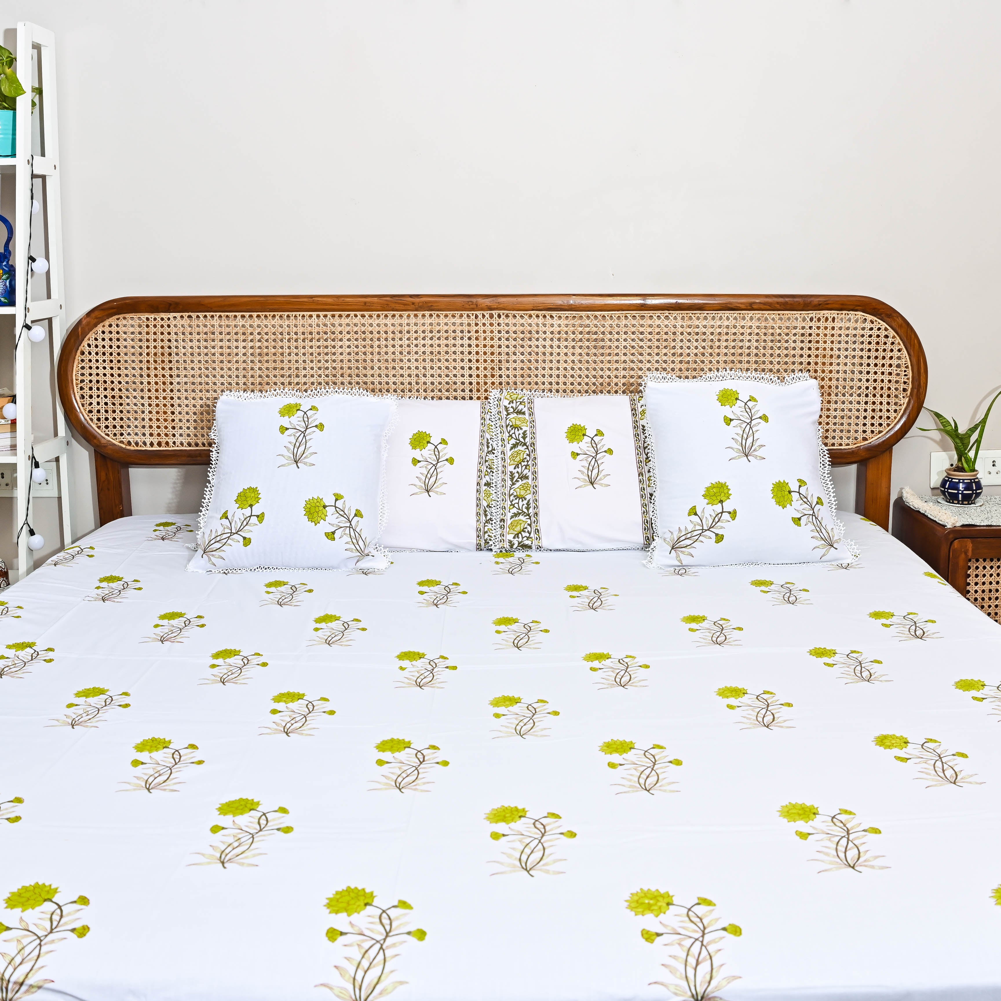 Beyond Trends Floral Handblock Printed Cotton Bedsheet With Pillow Covers Online