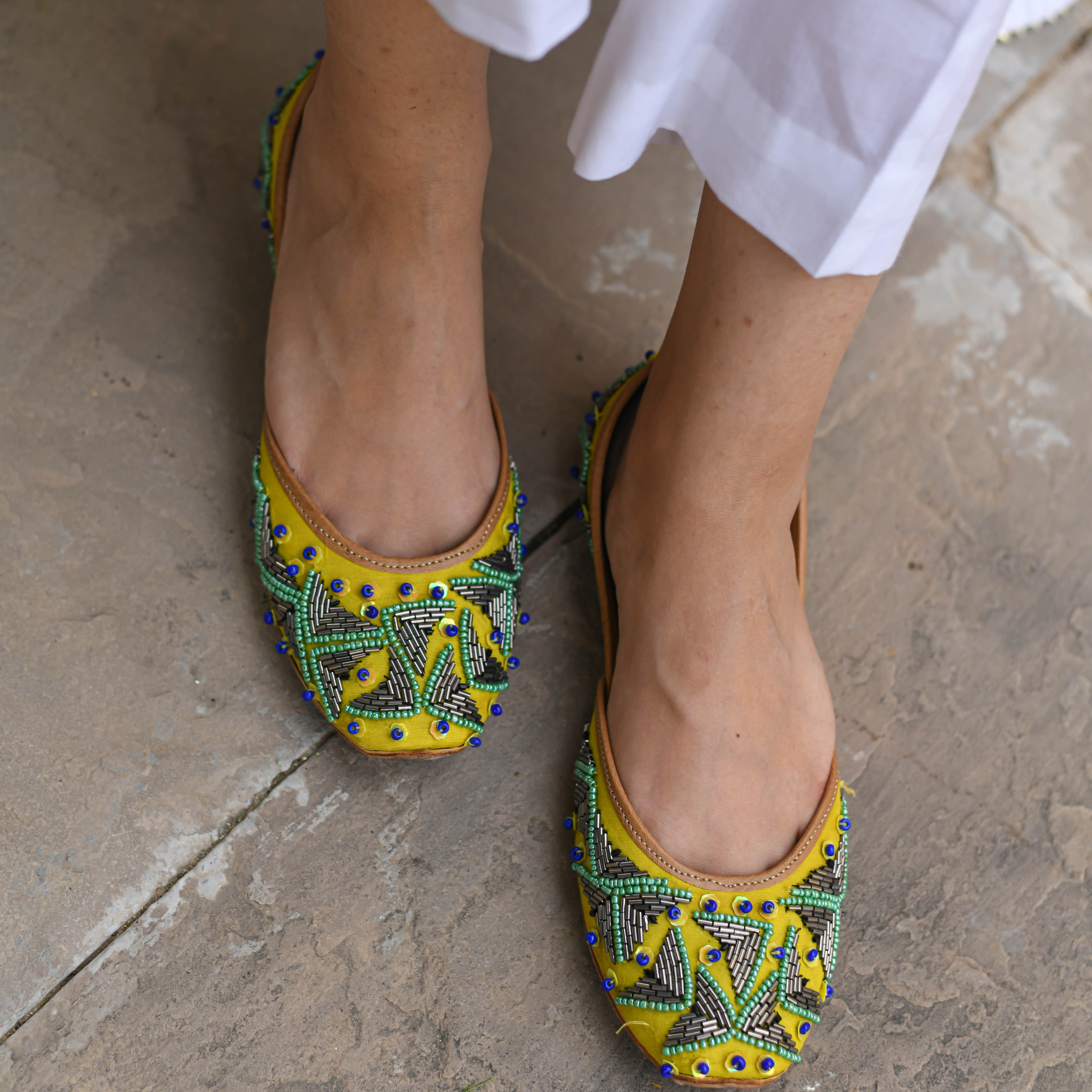 Juttis - Shop Traditional Handcrafted Juttis | Bunaai