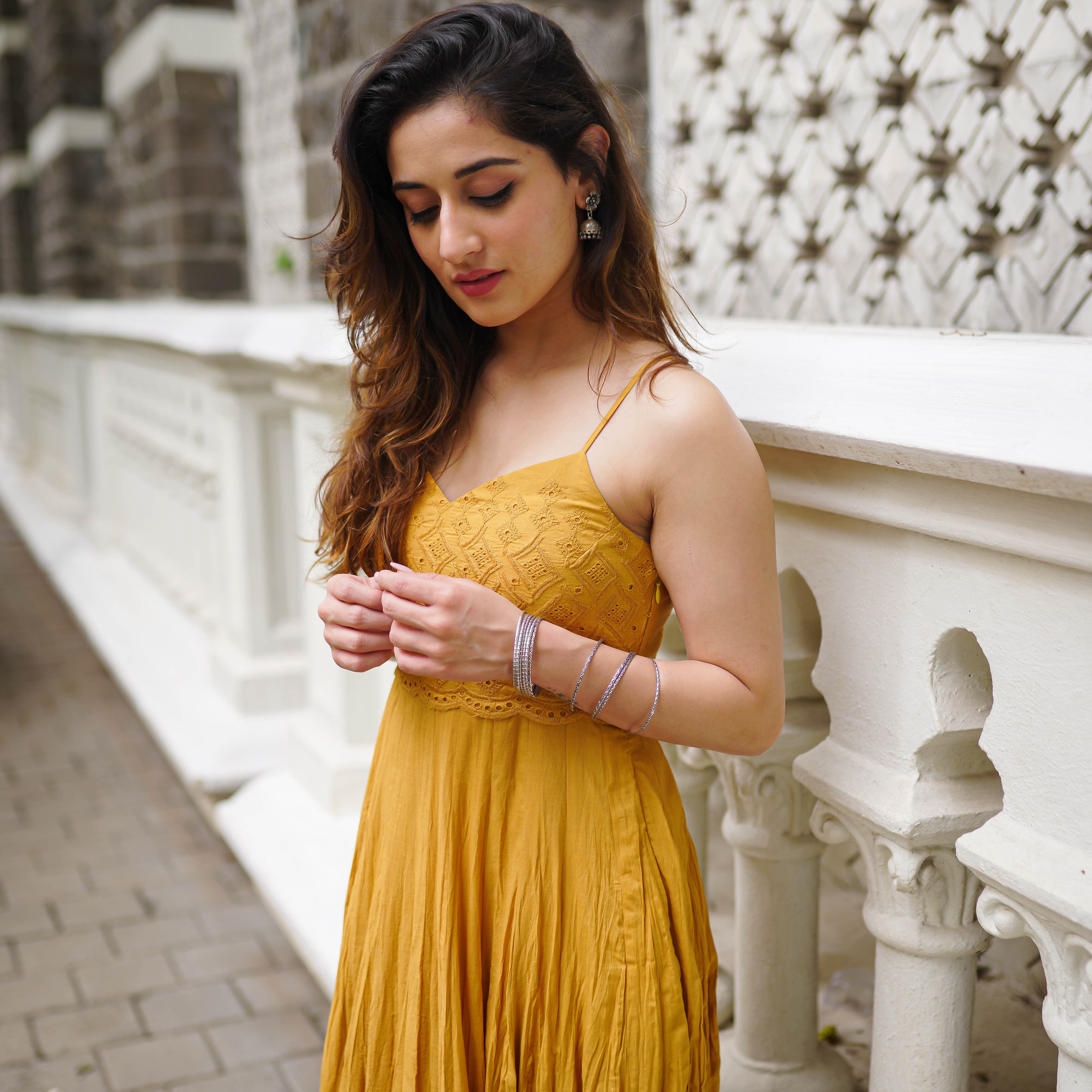 Sleeveless yellow maxi dress