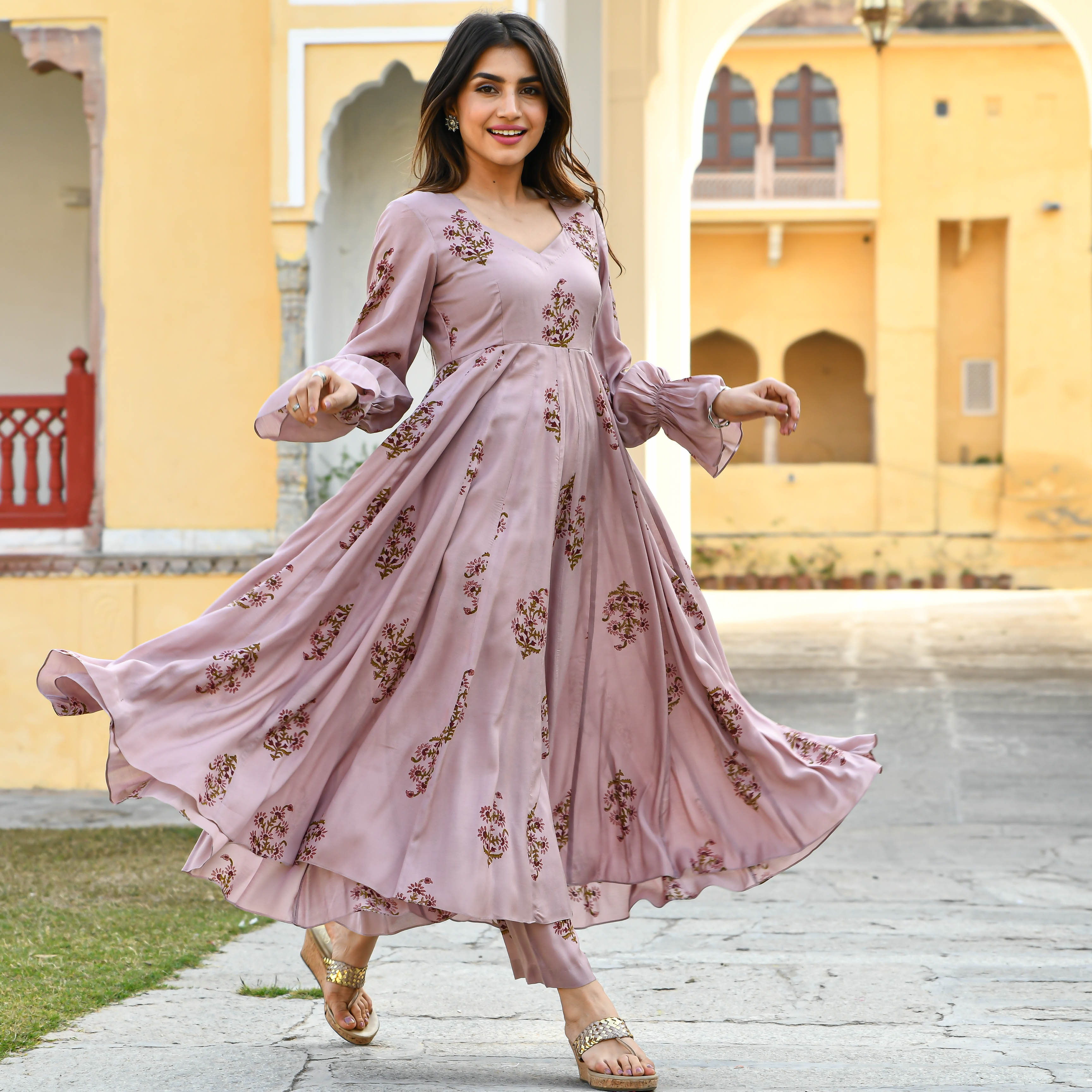 Buy Stylum Women Dark Green Solid Rayon Kurta Suit Set Online at Best  Prices in India - JioMart.