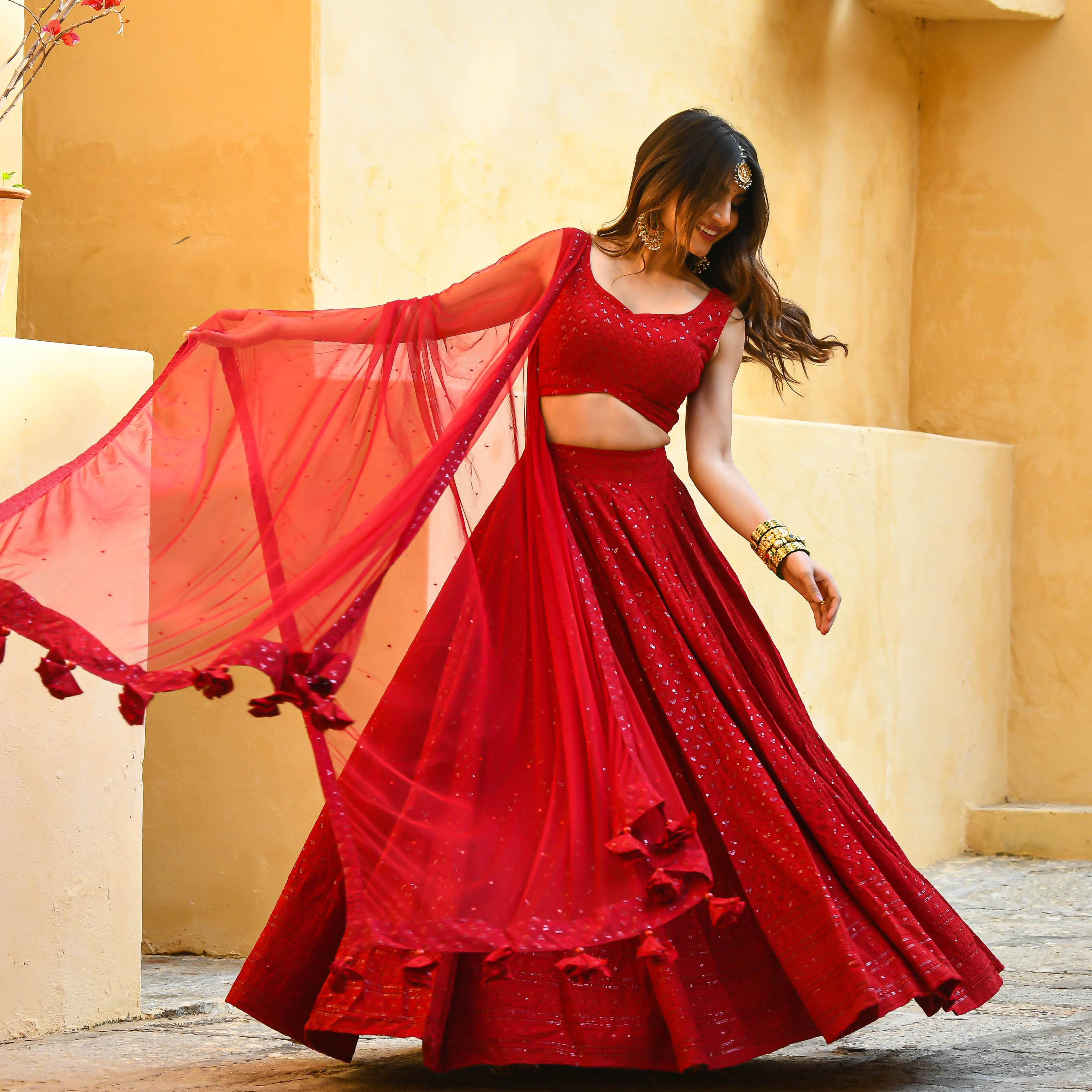 BEST PLACES FOR GETTING LEHENGAS ON RENT IN DELHI
