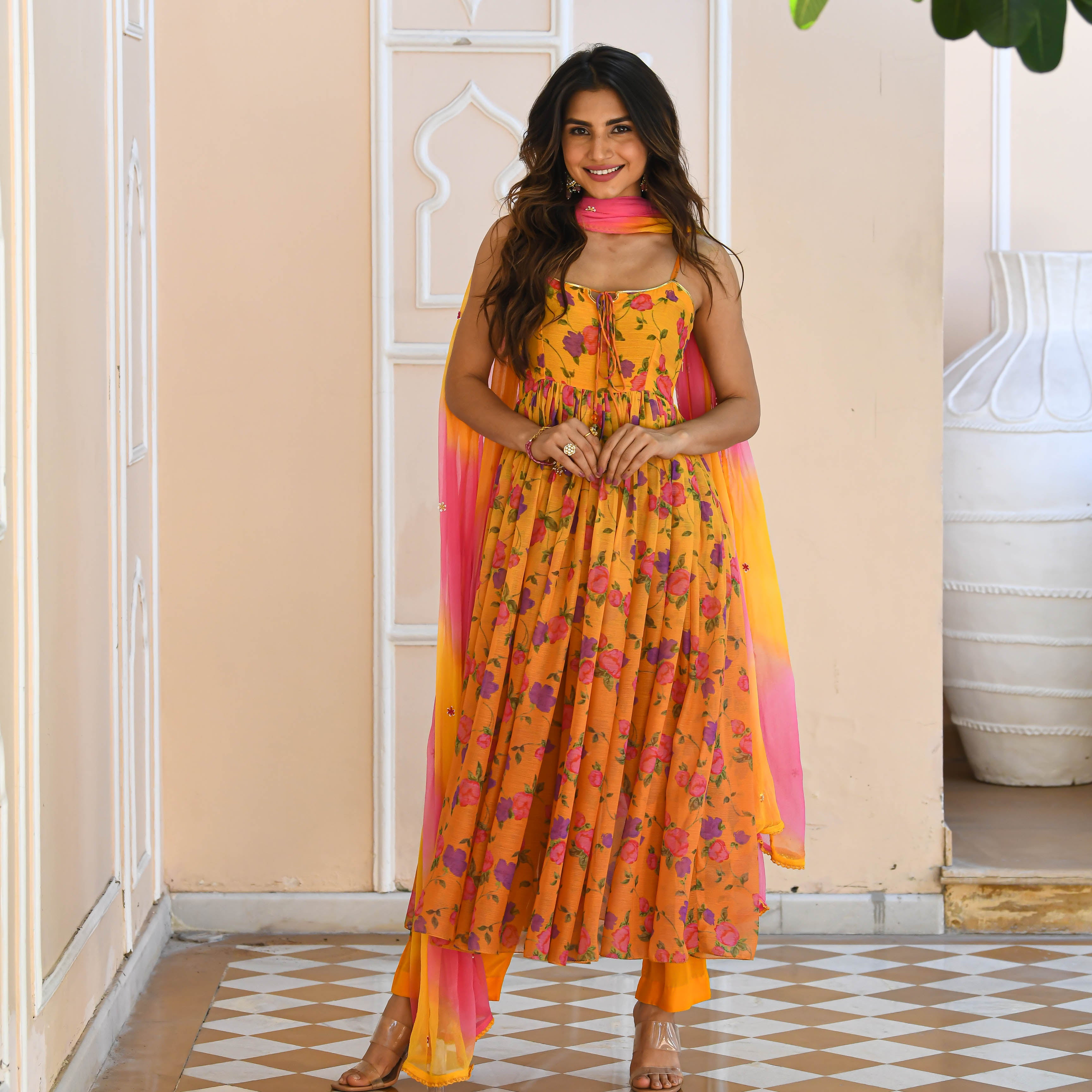 Aggregate more than 202 yellow kurti black salwar